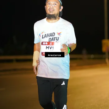Runner Photo 7713259