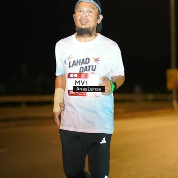 Runner Photo 7713267