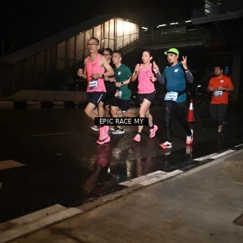 Runner Photo 7713269