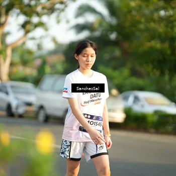 Runner Photo 7713287