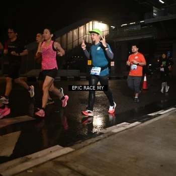 Runner Photo 7713290