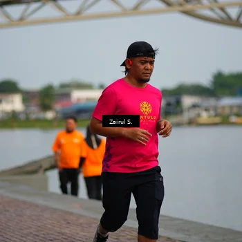 Runner Photo 7713291