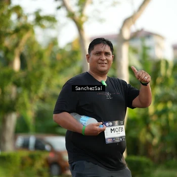 Runner Photo 7713297