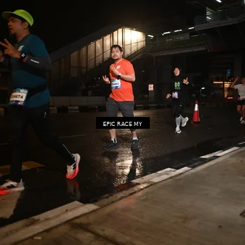 Runner Photo 7713303