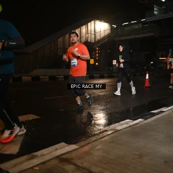 Runner Photo 7713309