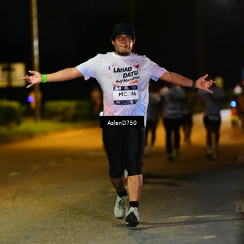 Runner Photo 7713335
