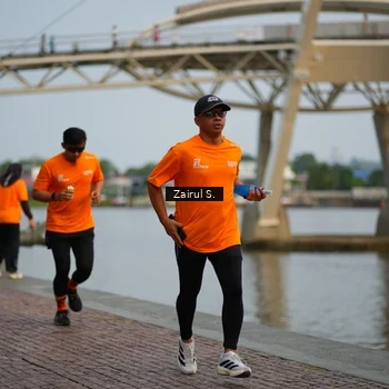 Runner Photo 7713359