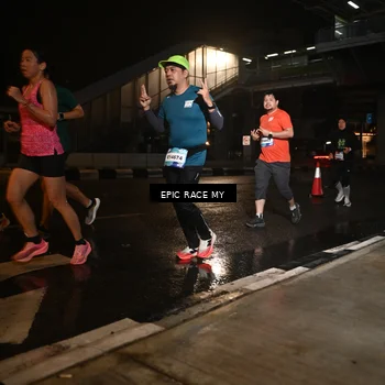 Runner Photo 7713373