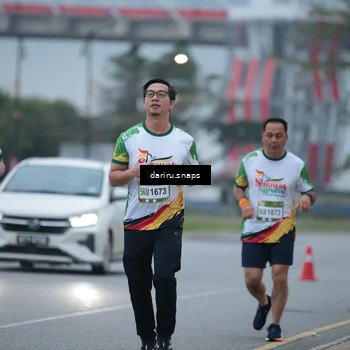 Runner Photo 7713415