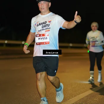 Runner Photo 7713443