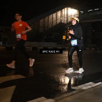 Runner Photo 7713444
