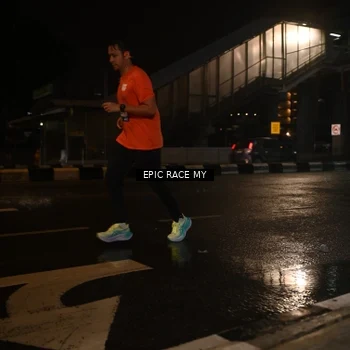 Runner Photo 7713453