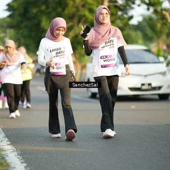 Runner Photo 7713455