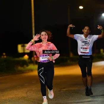 Runner Photo 7713478
