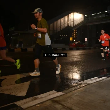 Runner Photo 7713480