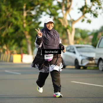 Runner Photo 7713500