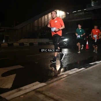 Runner Photo 7713509