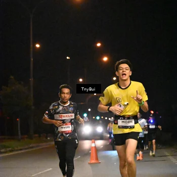 Runner Photo 7713535