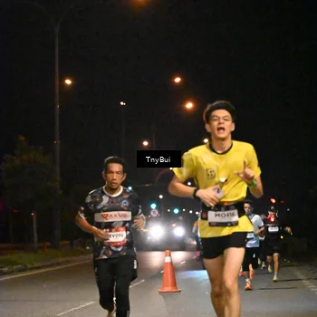 Runner Photo 7713543
