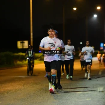 Runner Photo 7713592