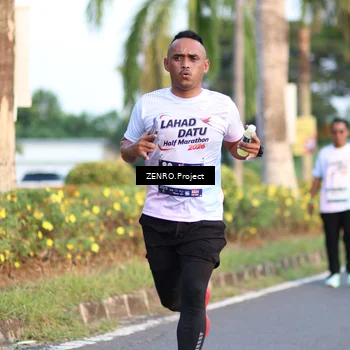 Runner Photo 7713594