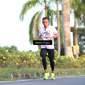 Runner Photo 7713596