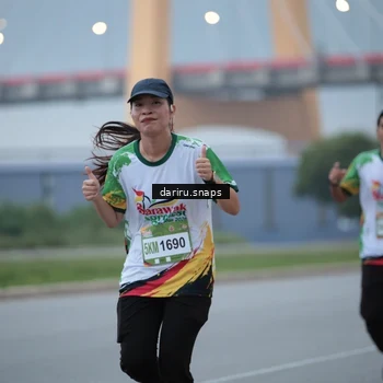 Runner Photo 7713607