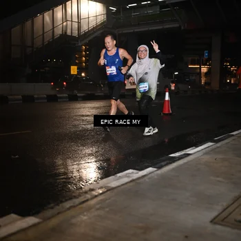 Runner Photo 7713636