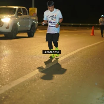 Runner Photo 7713640