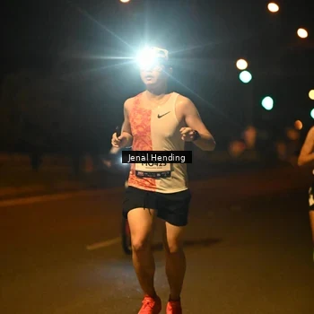 Runner Photo 7713667