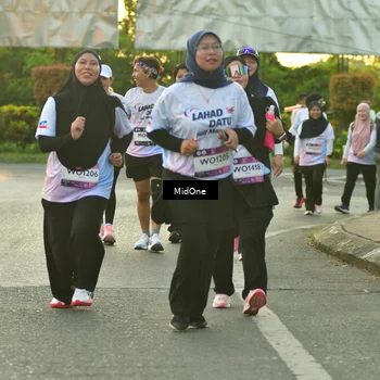 Runner Photo 7713680
