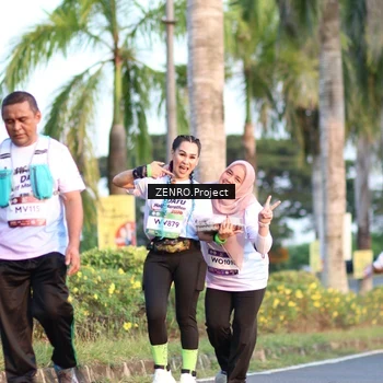 Runner Photo 7713693