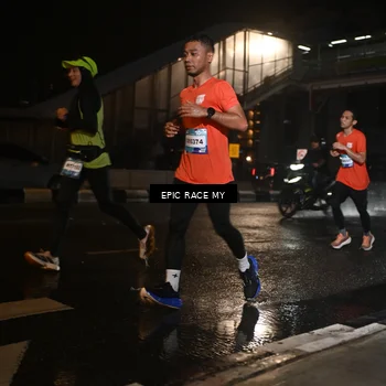 Runner Photo 7713696