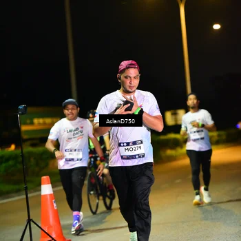 Runner Photo 7713711