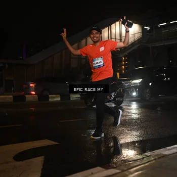 Runner Photo 7713750