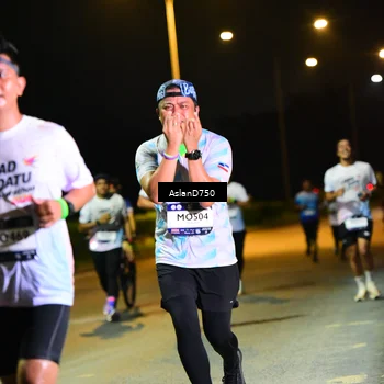 Runner Photo 7713765