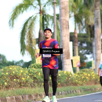 Runner Photo 7713768