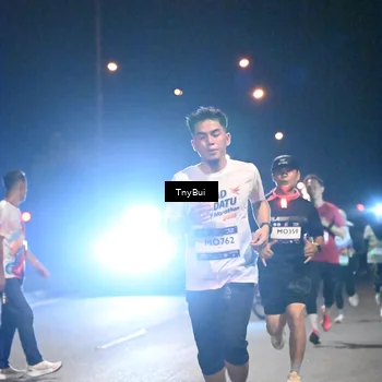 Runner Photo 7713798
