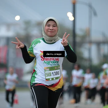 Runner Photo 7713800