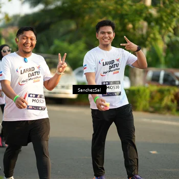 Runner Photo 7713802