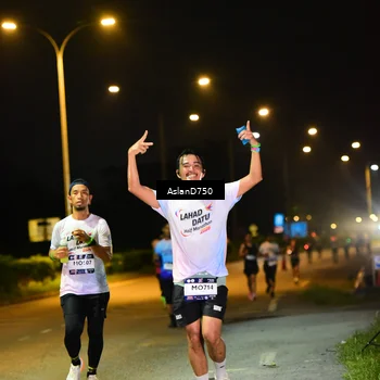 Runner Photo 7713803