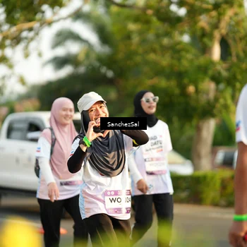 Runner Photo 7713818