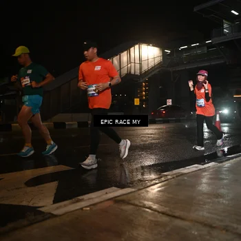 Runner Photo 7713825