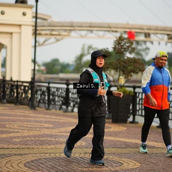 Runner Photo 7713833