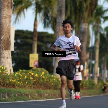 Runner Photo 7713837