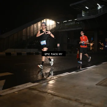 Runner Photo 7713871