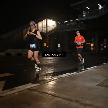Runner Photo 7713873