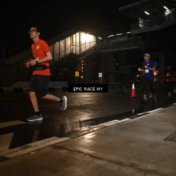 Runner Photo 7713890