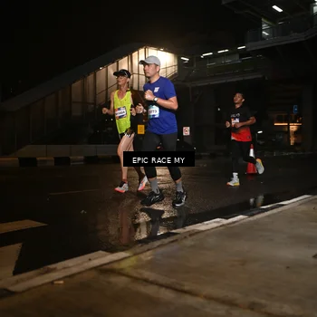 Runner Photo 7713910