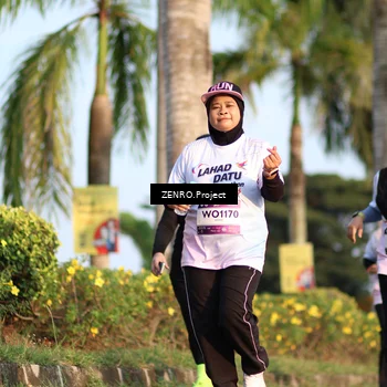 Runner Photo 7713912